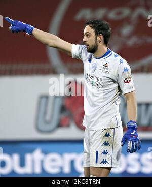 Alberto Brignoli de Empoli FC gestes pendant le match de la série B entre AC Monza et Empoli FC au Stadio Brianteo sur 06 février 2021 à Monza, Italie. (Photo de Giuseppe Cottini/NurPhoto) Banque D'Images