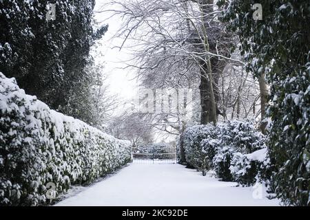 Vue générale de Kelso couvert de neige sur 10 février 2021 à Kelso, en Écosse. La tempête Darcy a provoqué de nombreux avertissements jaunes sur la couverture de neige dans une grande partie de l'Angleterre et de l'Écosse, ainsi que dans certaines parties de l'Irlande du Nord jusqu'à mercredi, avec des températures aussi basses que -15C prévues pour certaines parties de l'Écosse. (Photo par Ewan Bootman/NurPhoto) Banque D'Images