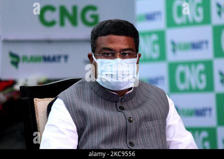 Dharmendra Pradhan, ministre du pétrole et du gaz naturel, vu lors du lancement du tout premier tracteur diesel de l'Inde, converti à la variante du gaz naturel comprimé (GNC), à New Delhi, Inde sur 12 février 2021. (Photo de Mayank Makhija/NurPhoto) Banque D'Images