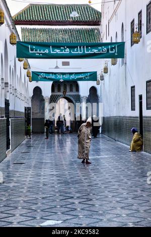 Entrée à la mosquée et au complexe mausolée de Moulay Idris I dans la ville de Moulay Idriss (Moulay Idriss Zerhoun) au Maroc, en Afrique. La ville sainte de Moulay Idriss était l'endroit où Moulay Idriss je suis arrivé en 789, apportant avec lui la religion de l'Islam, et de commencer une nouvelle dynastie. Idris I (connu sous le nom de Moulay Idris) était un descendant du prophète Mahomet qui s'est enfui du territoire contrôlé par Abbasside après la bataille de Fakh parce qu'il avait soutenu les rebelles pro-chiites battus. (Photo de Creative Touch Imaging Ltd./NurPhoto) Banque D'Images