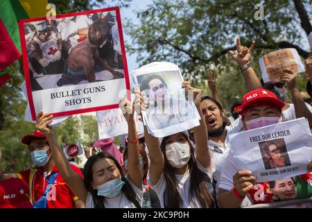 Des milliers de citoyens du Myanmar se sont rassemblés dans le complexe des Nations Unies de Bangkok pour protester contre le coup d'État militaire qui s'est produit sur 1 février 2021 dans leur pays d'origine. Aung San Suu Kyi, la figure politique emblématique de la nation, a été déassise du bureau du conseiller d'État avec d'autres membres de son gouvernement de la Ligue nationale pour la démocratie (NLD) par l'armée du Myanmar connue sous le nom de Tatmadaw. (Photo Adryel Talamantes/NurPhoto) Banque D'Images