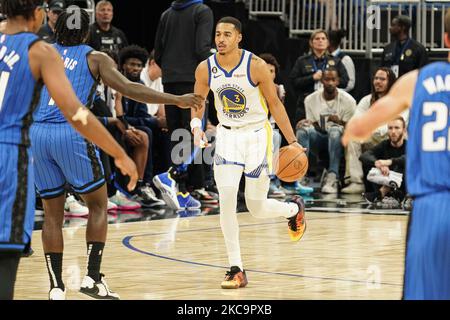 Orlando, Floride, États-Unis, 3 novembre 2022, Golden State Warriors Guard Jordan Poole #3 dribbles le ballon vers l'avant au centre Amway. (Crédit photo: Marty Jean-Louis) crédit: Marty Jean-Louis/Alamy Live News Banque D'Images