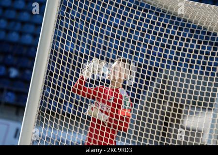 Robin Brueseke, gardien de but de SC Verl, regarde pendant le 3. Match Liga entre 1. FC Magdebourg et SC Verl à MDCC-Arenar sur 21 février 2021 à Magdebourg, Allemagne. (Photo de Peter Niedung/NurPhoto) Banque D'Images