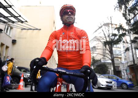 Carol-Eduard Novak la ministre roumaine de la Jeunesse et des Sports s'entraîne à vélo à Bucarest pour préparer les Jeux Olympiques, le mardi 23 février 2021, Bucarest, Roumanie. Il a représenté la Roumanie aux quatre Jeux paralympiques d'Athènes, de Beijing, de Londres et de Rio de Janeiro. Il remporte une médaille d'argent à Beijing, alors qu'en 2012, à Londres, il remporte une médaille d'or et une médaille d'argent. (Photo par Alex Nicodim/NurPhoto) Banque D'Images