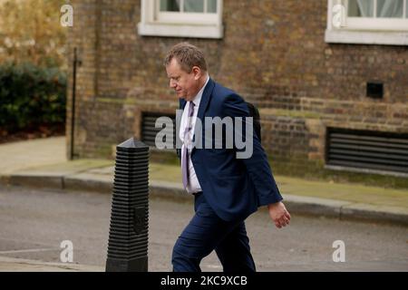 L'ancien négociateur du Brexit, David Frost, se promène dans Downing Street à Londres, en Angleterre, sur 24 février 2021. Frost a été nommé pour diriger l'établissement d'une nouvelle relation avec l'Union européenne et sera membre à part entière du cabinet le mois prochain. (Photo de David Cliff/NurPhoto) Banque D'Images