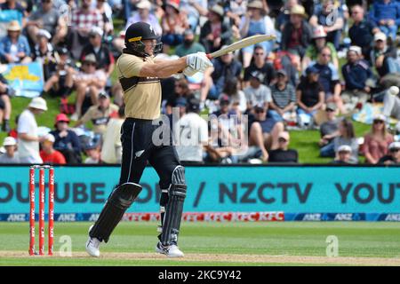 Martin Guptill, de Nouvelle-Zélande, se batte lors du deuxième match international de cricket de Twenty20 entre la Nouvelle-Zélande et l'Australie à l'Université Oval de Dunedin, Nouvelle-Zélande sur 25 février 2021. (Photo de Sanka Vidanagama/NurPhoto) Banque D'Images