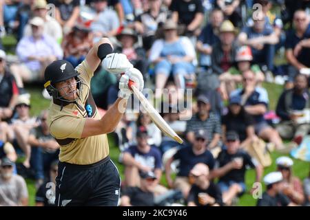 Martin Guptill, de Nouvelle-Zélande, se batte lors du deuxième match international de cricket de Twenty20 entre la Nouvelle-Zélande et l'Australie à l'Université Oval de Dunedin, Nouvelle-Zélande sur 25 février 2021. (Photo de Sanka Vidanagama/NurPhoto) Banque D'Images