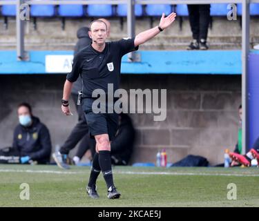 Arbitre Carl Boyeson lors du match Sky Bet League 2 entre Barrow et Mansfield Town à la rue Holker, Barrow-in-Furness, le samedi 6th mars 2021. (Photo de Mark Fletcher/MI News/NurPhoto) Banque D'Images