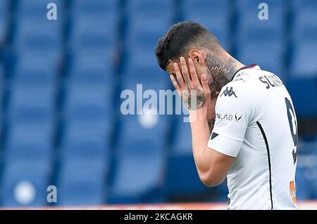 Gianluca Scamacca de Gênes CFC semble abattu pendant la série Un match entre ROMA et Gênes CFC au Stadio Olimpico, Rome, Italie, le 7 mars 2021. (Photo de Giuseppe Maffia/NurPhoto) Banque D'Images