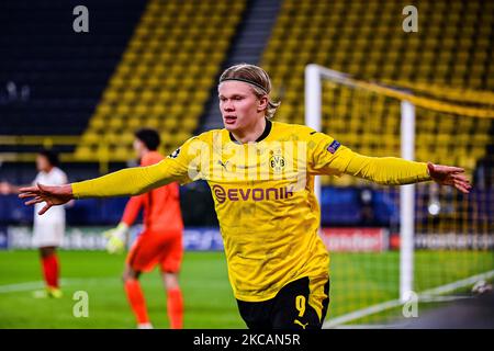 Erling Haaland ( Dortmund ) lors du match de 16 de la Ligue des champions de l'UEFA entre Borussia Dortmund et le FC Sevilla au parc signal Iduna à Dortmund, en Allemagne. (Photo par DAX Images/NurPhoto) Banque D'Images