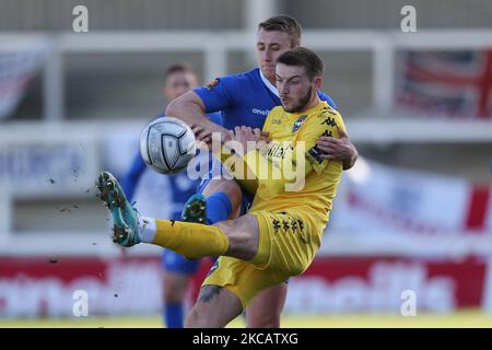 Tom Blair d'Eastleigh en action avec David Ferguson de Hartlepool United lors du match de la Vanarama National League entre Hartlepool United et Eastleigh à Victoria Park, Hartlepool, le samedi 13th mars 2021. (Photo de Mark Fletcher/MI News/NurPhoto) Banque D'Images