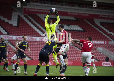 Le gardien de but Angus Gunn de Stoke City saisit le ballon hors des airs après un virage à Middlesbrough lors du match de championnat Sky Bet entre Middlesbrough et Stoke City au stade Riverside, à Middlesbrough, le samedi 13th mars 2021. (Photo de Trevor Wilkinson/MI News/NurPhoto) Banque D'Images