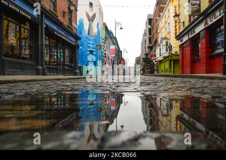 Vue sur une rue principale vide de la zone Temple Bar dans le centre-ville de Dublin pendant le confinement de Covid-19 au niveau 5. Le lundi 15 mars 2021, à Dublin, Irlande. (Photo par Artur Widak/NurPhoto) Banque D'Images