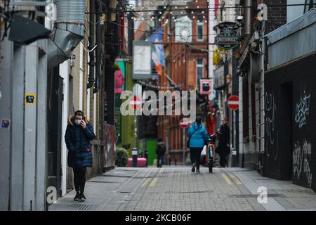 Vue sur une rue presque vide du centre-ville de Dublin pendant le confinement de Covid-19 au niveau 5. Le lundi 15 mars 2021, à Dublin, Irlande. (Photo par Artur Widak/NurPhoto) Banque D'Images