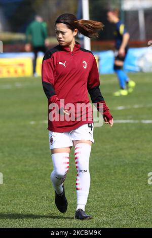 Yui Hasegawa de l'AC Milan en action pendant la série des femmes Un match entre le FC Internazionale et l'AC Milan au centre de développement de la jeunesse de Suning à la mémoire de Giacinto Facchetti sur 28 mars 2021 à Milan, Italie. (Photo par Mairo Cinquetti/NurPhoto) Banque D'Images