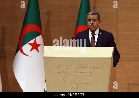 Premier ministre Abdelaziz Djerad au début des travaux des sessions nationales sur l'économie du savoir, en présence de membres du gouvernement, dans la capitale, Alger, sur 29 mars 2021. Organisée sous le haut patronage du Président de la République, avec la participation de toutes les parties prenantes à l'économie de la connaissance. (Photo par APP/NurPhoto) Banque D'Images