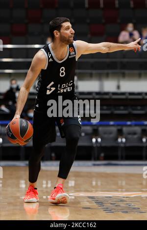 Antoine Diot de LDLC ASVEL Villeurbanne gestes pendant le match de basketball de l'Euroligue entre Zenit Saint-Pétersbourg et LDLC ASVEL Villeurbanne sur 2 avril 2021 à l'arène de Sibur à Saint-Pétersbourg, en Russie. (Photo de Mike Kireev/NurPhoto) Banque D'Images