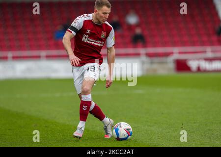 Bryn Morris de Northampton Town lors de la première moitié de la Sky Bet League, un match entre Northampton Town et Shrewsbury Town au PTS Academy Stadium, Northampton, le vendredi 2nd avril 2021. (Photo de John Cripps/MI News/NurPhoto) Banque D'Images