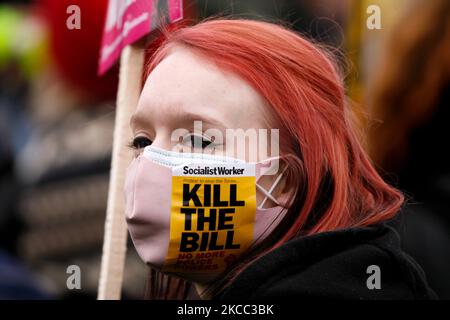 Les activistes manifestent contre les nouveaux pouvoirs de police proposés dans le projet de loi sur la police, le crime, la peine et les tribunaux du gouvernement lors d'une manifestation « tuer le projet de loi » à Hyde Park à Londres, en Angleterre, sur 3 avril 2021. Le projet de loi, qui est actuellement à l'étape du comité de son adoption à la Chambre des communes, permettrait à la police d'imposer davantage de conditions aux manifestations statiques en Angleterre et au pays de Galles, y compris des heures de début et de fin fixes et des limites de bruit. En outre, cela fait qu'il s'agit d'une infraction de «causer intentionnellement ou imprudemment des nuisances publiques». (Photo de David Cliff/NurPhoto) Banque D'Images