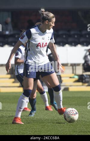 Alanna Kennedy (Tottenham) contrôle le ballon lors de la Super League 2020-21 de FA Women entre Tottenham Hotspur et Manchester City à la Hive. (Photo de Federico Guerra Moran/NurPhoto) Banque D'Images