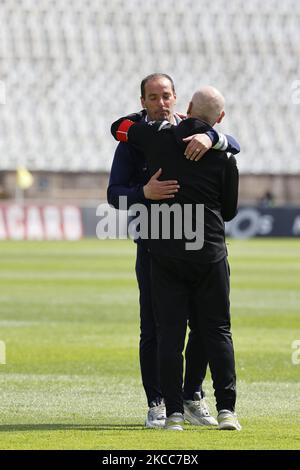 Petit et Jesualdo Ferreira se complimentent avant le match pendant le match pour Liga nos entre Belenenenenses SAD et Boavista FC, à Estadio Nacional, Lisboa, Portugal, 04, Avril 2021 (photo de João Rico/NurPhoto) Banque D'Images