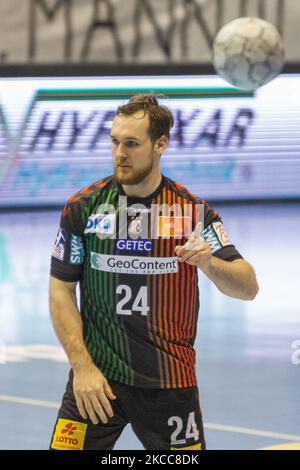 Christian O'Sullivan de Magdebourg contrôle le ballon pendant le match DE Handball-Bundesliga DE LIQUI MOLY entre SC Magdeburg et SG Flensburg-Handewitt à la GeTEC-Arena sur 04 avril 2021 à Magdebourg, en Allemagne. (Photo de Peter Niedung/NurPhoto) Banque D'Images