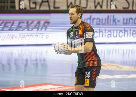 Christian O'Sullivan de Magdebourg contrôle le ballon pendant le match DE Handball-Bundesliga DE LIQUI MOLY entre SC Magdeburg et SG Flensburg-Handewitt à la GeTEC-Arena sur 04 avril 2021 à Magdebourg, en Allemagne. (Photo de Peter Niedung/NurPhoto) Banque D'Images