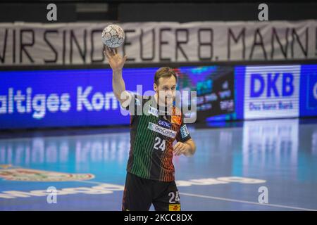 Christian O'Sullivan de Magdebourg contrôle le ballon pendant le match DE Handball-Bundesliga DE LIQUI MOLY entre SC Magdeburg et SG Flensburg-Handewitt à la GeTEC-Arena sur 04 avril 2021 à Magdebourg, en Allemagne. (Photo de Peter Niedung/NurPhoto) Banque D'Images