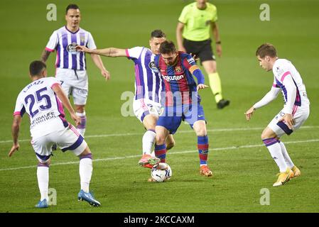 Leo Messi pendant le match entre le FC Barcelone et Valladolid CF, correspondant à la semaine 29 de la Liga Santander, joué au Camp Nou Stadium, le 05th avril 2021, à Barcelone, Espagne. (Photo par Urbanandsport/NurPhoto) Banque D'Images