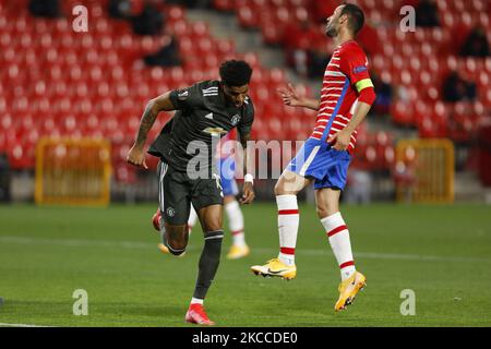 Marcus Rashford, de Manchester United marque le premier but de son équipe lors de la finale de l'UEFA Europa League Quarter Leg un match entre Grenade CF et Manchester United au stade Nuevo Los Carmenes sur 8 avril 2021 à Grenade, Espagne. Les stades sportifs autour de l'Europe restent fermés aux fans en raison de la pandémie du coronavirus. (Photo par Álex Cámara/NurPhoto) Banque D'Images