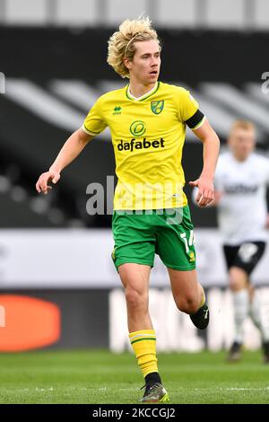 Todd Cantwell de Norwich City en action pendant le match de championnat Sky Bet entre Derby County et Norwich City au Pride Park, Derby, Angleterre, le 10th avril 2021. (Photo de Jon Hobley/MI News/NurPhoto) Banque D'Images