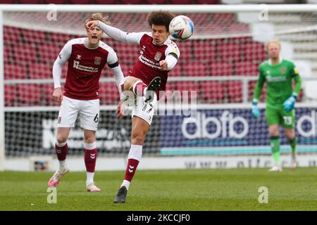 Shaun McWilliams de Northampton Town lors de la première moitié du match Sky Bet League 1 entre Northampton Town et Bristol Rovers au PTS Academy Stadium, Northampton on . (Photo de John Cripps/MI News/NurPhoto) Banque D'Images