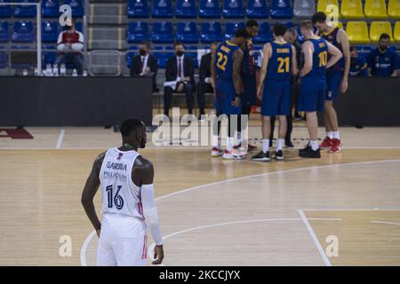 Usman Garuba (16) du Real Madrid pendant le match Barça contre Real Madrid de la ligue ACB sur 11 avril 2021, à Palau Blaugrana, Barcelone, Espagne. (Photo de Pau de la Calle/NurPhoto) Banque D'Images