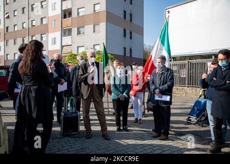 La cérémonie de pose de la Pietre d’Inciampo (Stolpersteine), réalisée par Gunter Demnig, pour commémorer les victimes de la Shoah sur 14 avril 2021 à Milan, Italie (photo d’Alessandro Bremec/NurPhoto) Banque D'Images