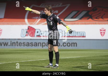 Marco Carnesecchi des gestes crémones des États-Unis pendant le match de la série B entre AC Monza et les États-Unis crémonais au Stadio Brianteo sur 17 avril 2021 à Monza, en Italie. (Photo de Giuseppe Cottini/NurPhoto) Banque D'Images