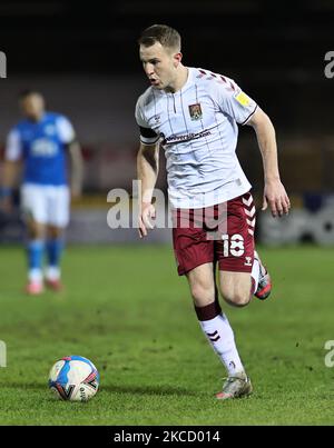 Bryn Morris de Northampton Town en action pendant le match de la Sky Bet League 1 entre Peterborough et Northampton Town au Weston Homes Stadium, Peterborough, Angleterre, le 16th avril 2021. (Photo par James HolooakMI News/NurPhoto) Banque D'Images