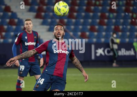 Ruben Vezo, avant de Levante, pendant le match espagnol de la Liga entre Levante UD et Villarreal CF au stade Ciutat de Valencia, Espagne sur 18 avril 2021.(photo de José Miguel Fernandez/NurPhoto) Banque D'Images