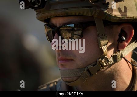 Gros plan d'un soldat américain portant des lunettes de soleil. Banque D'Images