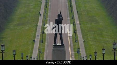 Vue générale de la statue d'Edward Carson sur le terrain du Parlement de Stormont à Belfast. Lundi, 19 avril 2021, à Belfast, Irlande du Nord (photo d'Artur Widak/NurPhoto) Banque D'Images