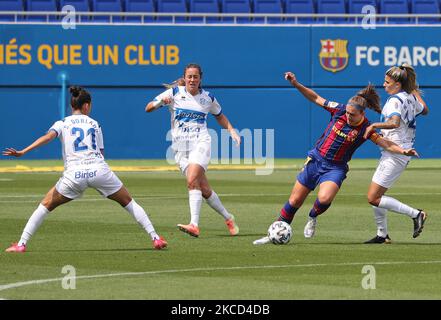 Alexia Putellas et Natalia Ramos lors du match entre le FC Barcelone et UD Granadilla Tenerife, correspondant à la semaine 16 de la ligue féminine espagnole Primera Iberdrola, joué au stade Johan Cruyff, le 20th avril 2021, à Barcelone, Espagne. -- (photo par Urbanandsport/NurPhoto) Banque D'Images