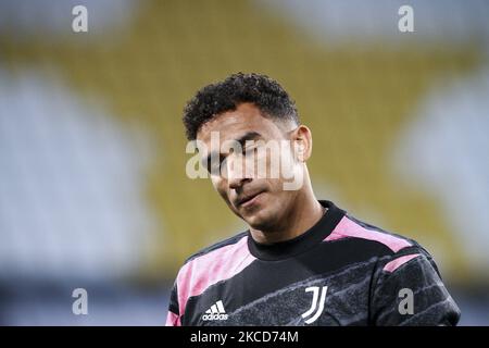 Le défenseur de Juventus Danilo (13) montre une déjection lors de la série Un match de football n.32 JUVENTUS - PARME sur 21 avril 2021 au stade Allianz de Turin, Piémont, Italie. Résultat final: Juventus-Parme 3-1. Les stades sportifs autour de l'Italie restent soumis à des restrictions strictes en raison de la pandémie du coronavirus, car les lois de distanciation sociale du gouvernement interdisent aux fans à l'intérieur des lieux, ce qui entraîne le jeu derrière des portes fermées. (Photo de Matteo Bottanelli/NurPhoto) Banque D'Images