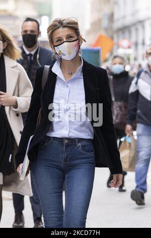 Le troisième vice-président et ministre du travail et de l'économie sociale, Yolanda Diaz, lors de la présentation du livre "Un ensemble de nations", à la librairie la Central, le 21 avril 2021, à Madrid (Espagne). (Photo par Oscar Gonzalez/NurPhoto) Banque D'Images