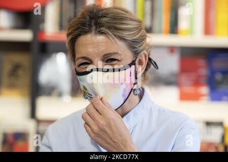 Le troisième vice-président et ministre du travail et de l'économie sociale, Yolanda Diaz, lors de la présentation du livre "Un ensemble de nations", à la librairie la Central, le 21 avril 2021, à Madrid (Espagne). (Photo par Oscar Gonzalez/NurPhoto) Banque D'Images