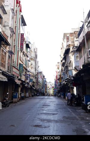 Une vue déserte à l'extérieur du sanctuaire de Soufi Saint Hazrat Khwaja Moinuddin Chishti à Ajmer, comme le sanctuaire est fermé pour les pèlerins, à la suite de la montée des cas Covid-19 dans tout le pays, à Ajmer, Rajasthan, en Inde, le 24 avril 2021. (Photo par Himanshu Sharma/NurPhoto) Banque D'Images