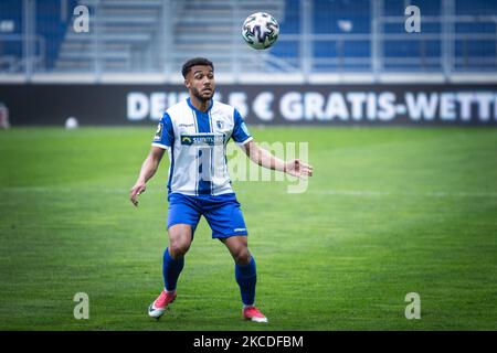 Leon Bell Bell Bell de Magdeburg contrôle le ballon pendant le 3. Match Liga entre 1. FC Magdebourg et VfB Luebeck au MDCC-Arena sur 25 avril 2021 à Magdebourg, Allemagne. (Photo de Peter Niedung/NurPhoto) Banque D'Images