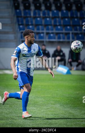 Leon Bell Bell Bell de Magdeburg contrôle le ballon pendant le 3. Match Liga entre 1. FC Magdebourg et VfB Luebeck au MDCC-Arena sur 25 avril 2021 à Magdebourg, Allemagne. (Photo de Peter Niedung/NurPhoto) Banque D'Images