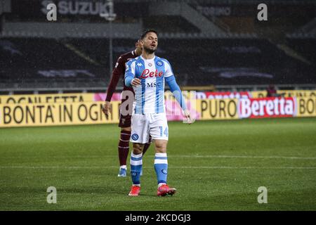 Napoli avant sèche Mertens (14) montre la déjection pendant la série Un match de football n.33 TURIN - NAPOLI sur 26 avril 2021 au Stadio Olimpico Grande Turin à Turin, Piémont, Italie. Résultat final: Torino-Napoli 0-2. Les stades sportifs autour de l'Italie restent soumis à des restrictions strictes en raison de la pandémie du coronavirus, car les lois de distanciation sociale du gouvernement interdisent aux fans à l'intérieur des lieux, ce qui entraîne le jeu derrière des portes fermées. (Photo de Matteo Bottanelli/NurPhoto) Banque D'Images