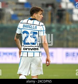 Nicolò Barella du FC Internazionale pendant la série Un match entre le FC Crotone et le FC Internazionale Milan sur le stade 01 mai 2021 'Ezio Scida' à Crotone, Italie (photo de Gabriele Maricchiolo/NurPhoto) Banque D'Images