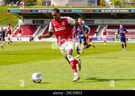 Mickel Miller de Northampton Town lors de la première moitié de la Sky Bet League un match entre Northampton Town et Blackpool au PTS Academy Stadium, Northampton, le samedi 1st mai 2021. (Photo de John Cripps/MI News/NurPhoto) Banque D'Images