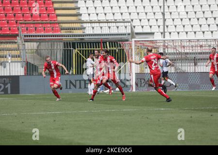 Andrea Barberis de l'AC Monza fêtez le but pendant le match de la série B entre l'AC Monza et la Conférence américaine au Stadio Brianteo sur 04 mai 2021 à Monza, Italie (photo de Mairo Cinquetti/NurPhoto) Banque D'Images